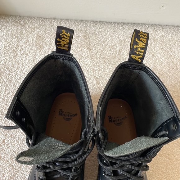 Doc Martins Boot, gently used - Picture 8 of 16